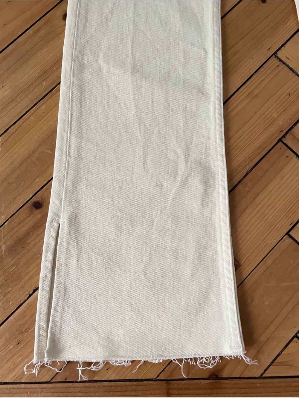 Anine Bing  Roy ivory  Split and raw Hem Jeans size 28 . Perfect summer jeans. - Picture 9 of 14